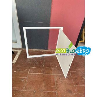 vista-apertura-PUERTAS-DE-ACCESO-METÁLICAS-PARA-CUADROS-ELÉCTRICOS-50x50-cm-blanca-ecobioebro