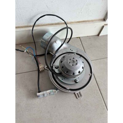 EXTRACTOR-DE-HUMOS-PARA-ESTUFAS-DE-PELLETS-Anselmo-Cola--(EBM-G2E150-DN91-12)-ECOBIOEBRO