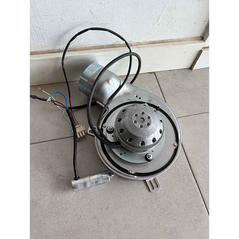 EXTRACTOR-DE-HUMOS-PARA-ESTUFAS-DE-PELLETS-Anselmo-Cola--(EBM-G2E150-DN91-12)-ECOBIOEBRO